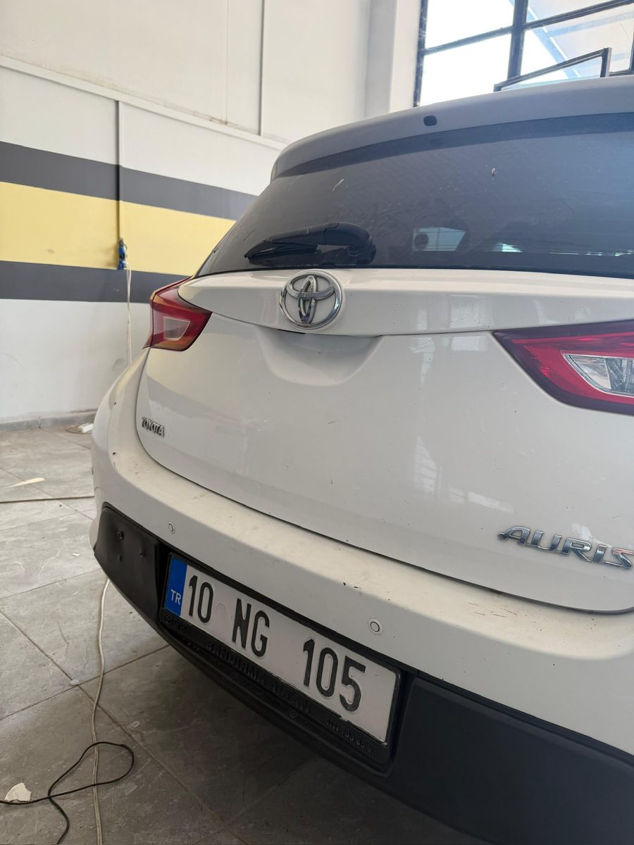 Toyota Auris Bagaj Kapağı Göçüğü – sonra